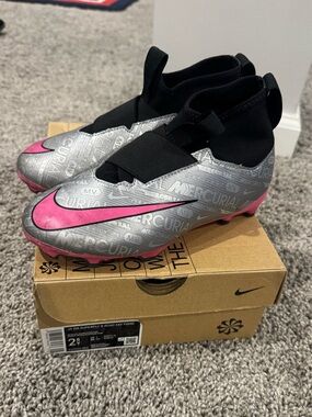 Nike Kids Jr ZM SUPERFLY 9 ACAD CXV FGMG Soccer Cleats - Silver & Pink 2.5Y